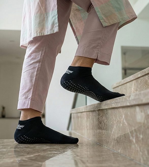 What Makes Anti-skid Socks a Must-have for Seniors at Home?