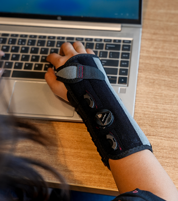 Wrist Support Essentials: Ease the Strain with a Reliable Brace